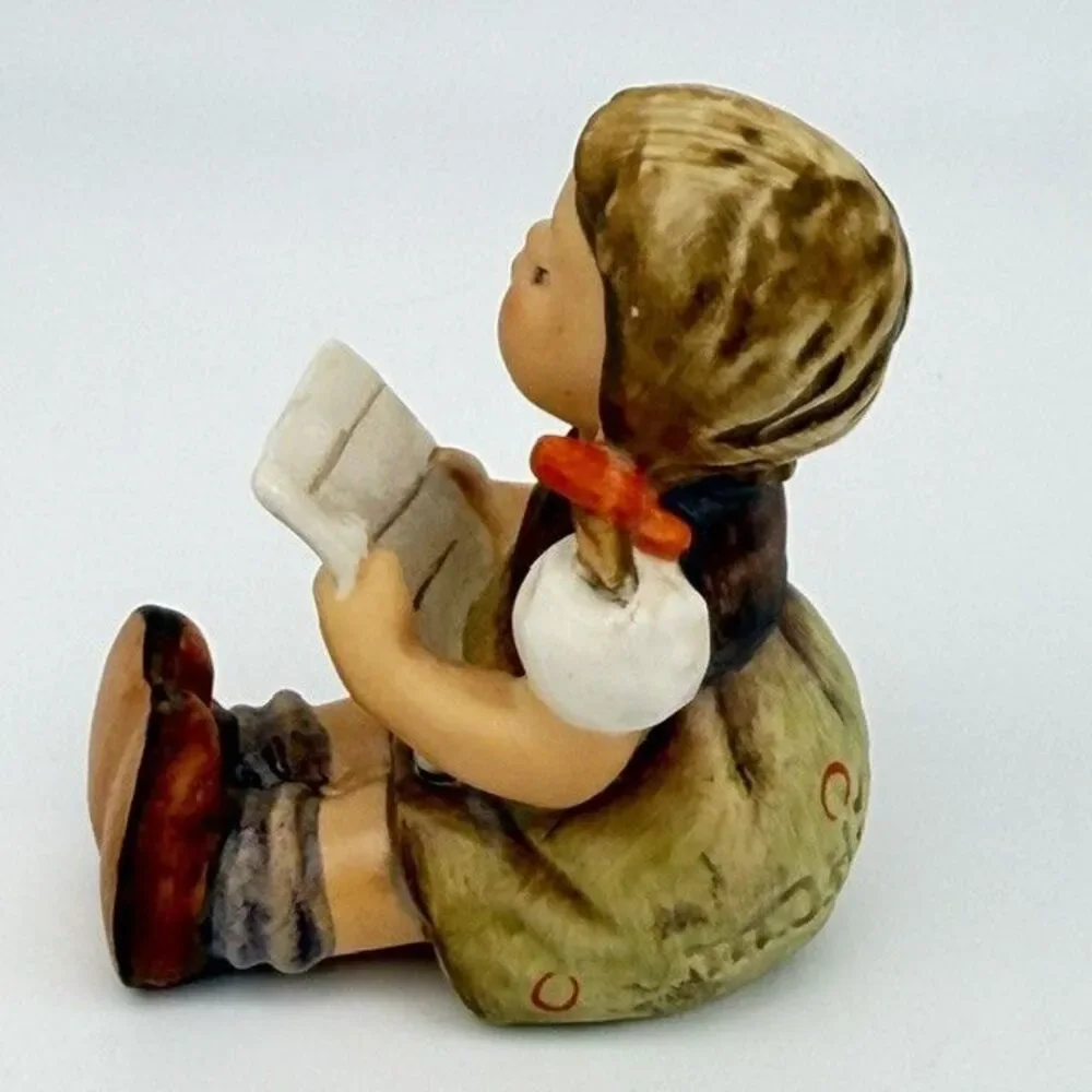 Set of 2 Goebel Hummel Girls #387 #389 1972 Collectors’ Club Special Edition